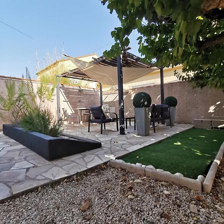 Gites Avec Grande Piscine Et Sa Terrasse Privative Bernis ภายนอก รูปภาพ