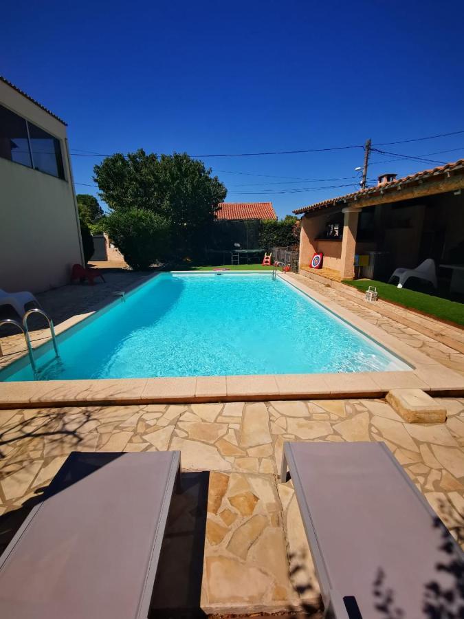 Gites Avec Grande Piscine Et Sa Terrasse Privative Bernis ภายนอก รูปภาพ