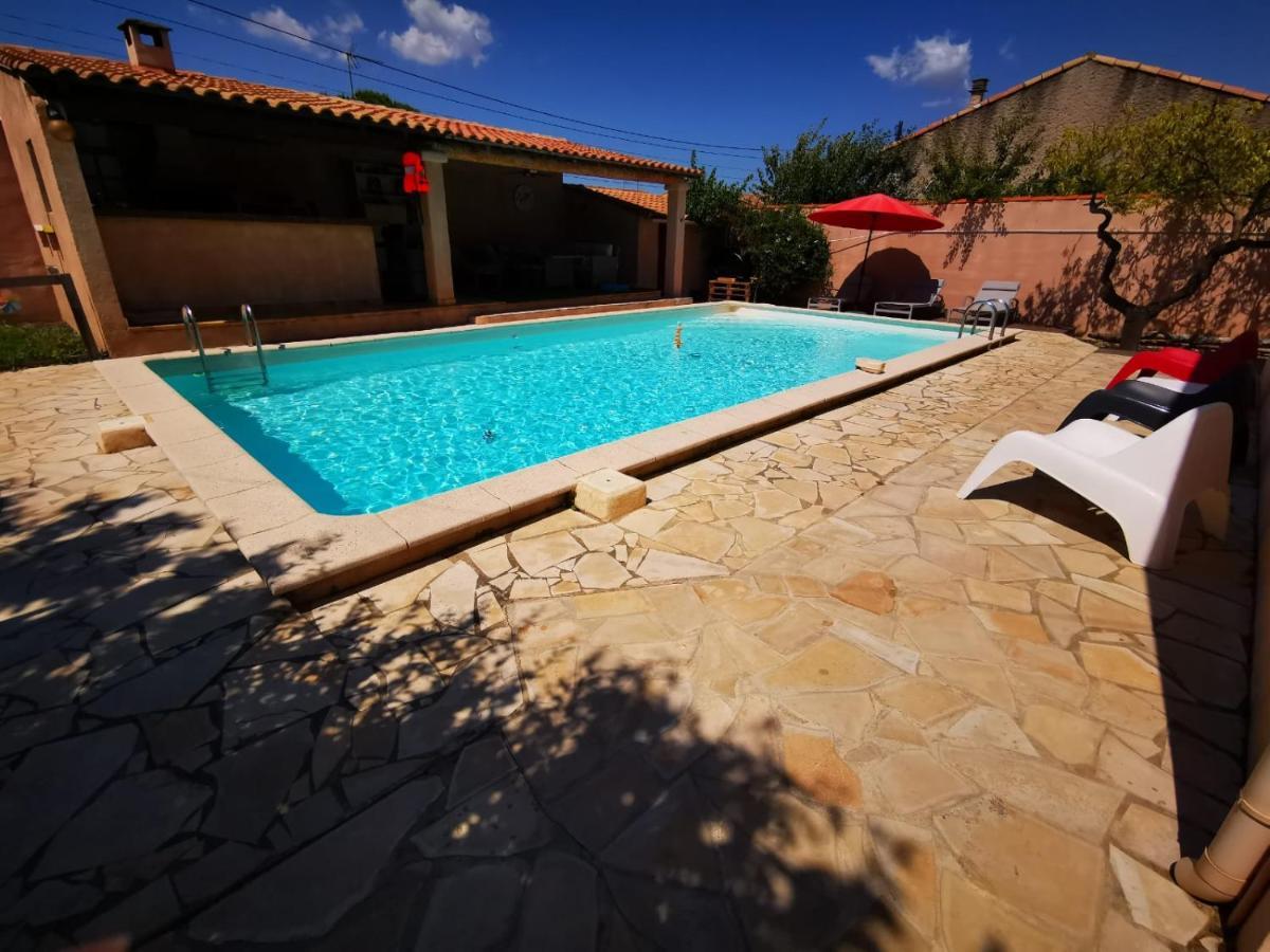 Gites Avec Grande Piscine Et Sa Terrasse Privative Bernis ภายนอก รูปภาพ